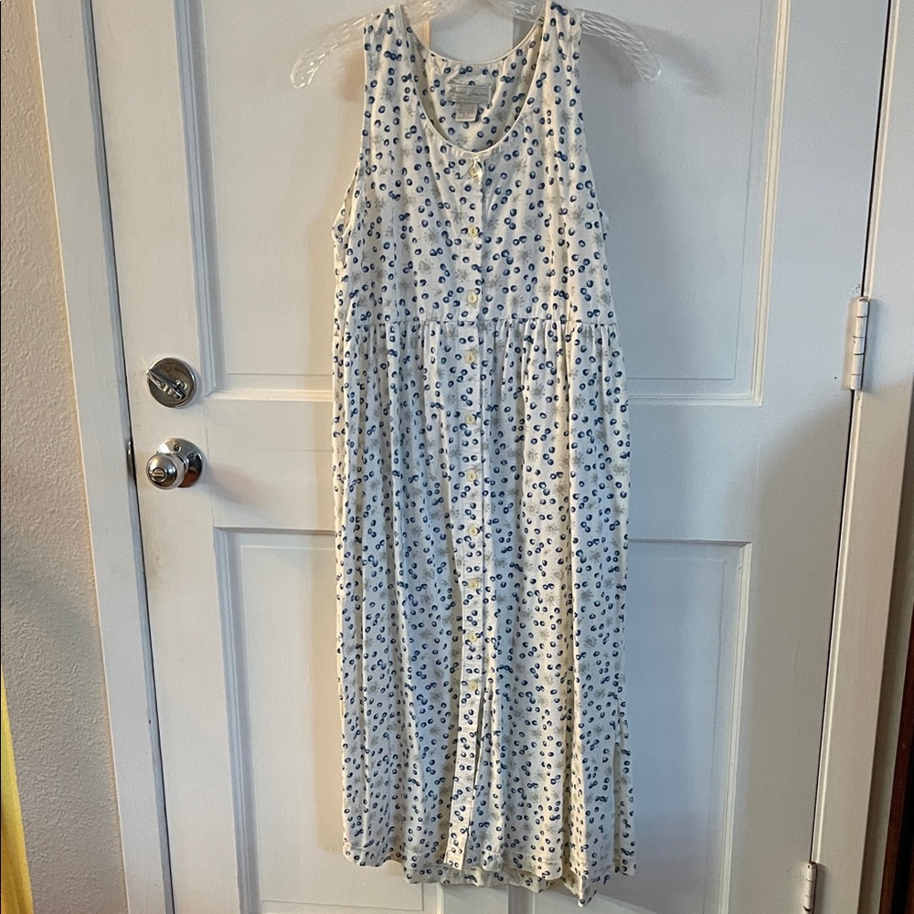 Anne Lewis Vintage Cream and Blue Patterned nightgown with bow - Never Worn